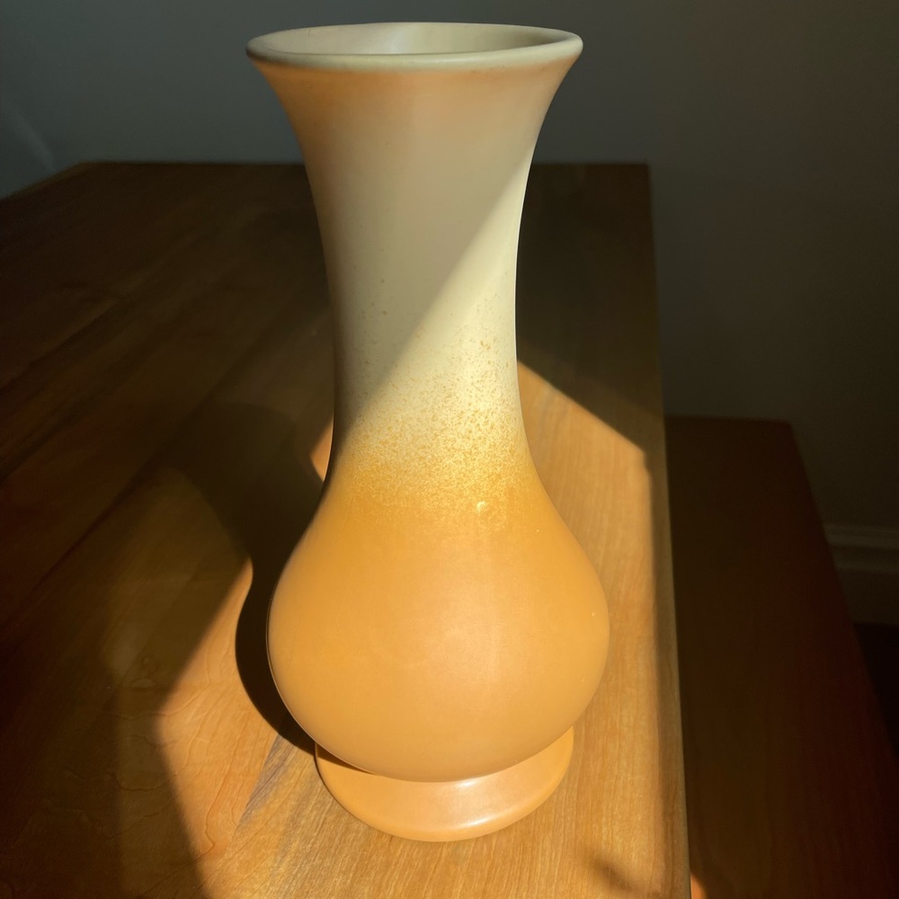 Vintage 70s Royal Haeger 11” Vase Apricot Parfait Matte Glaze Orange Ombre 4232 - Picture 5 of 7